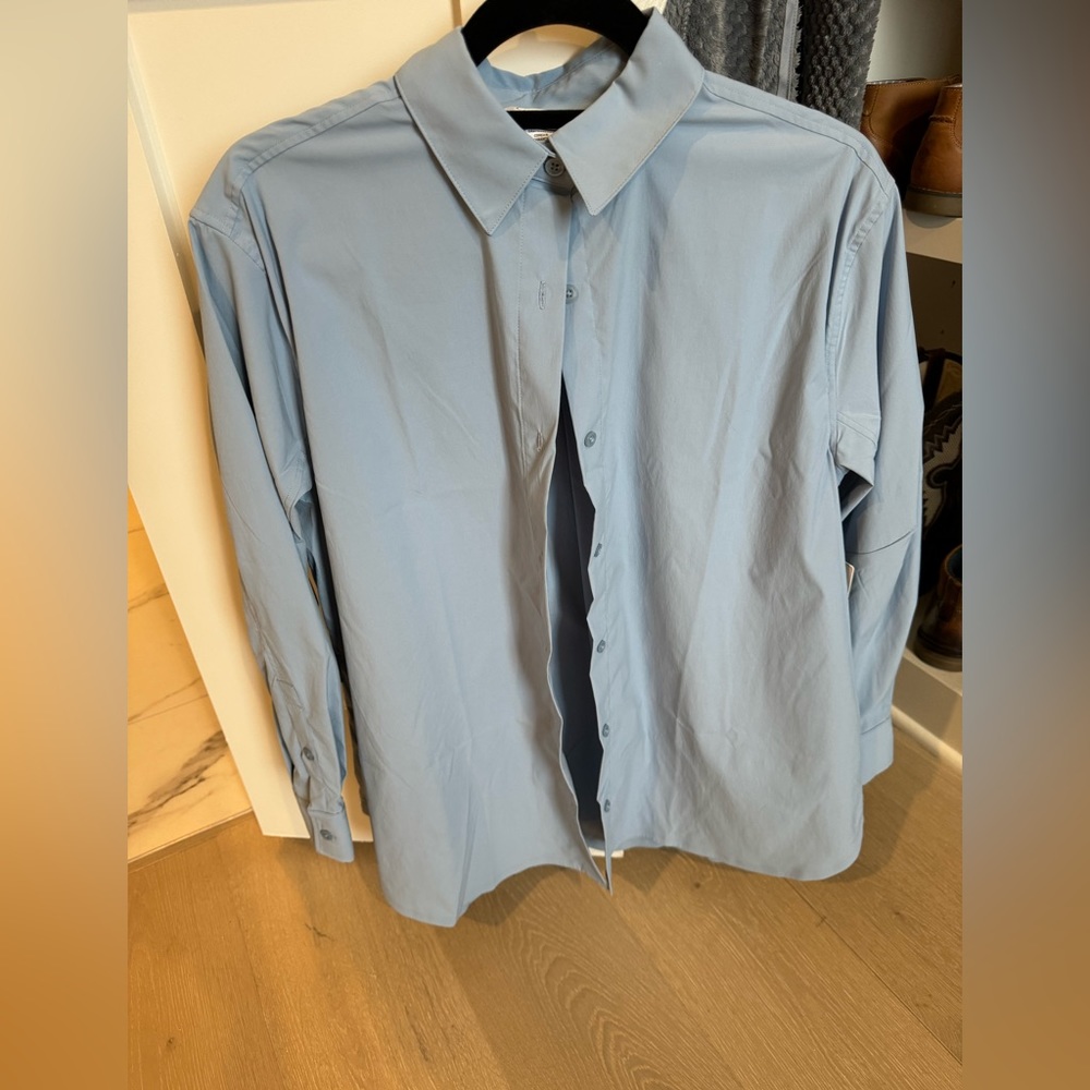 Athleta button up shirt